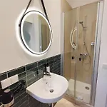 Apartment Homely 1 - Small And Cozy Self-check-in In *
